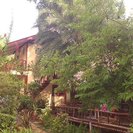 Ban Sabai Sabai Guest House Kanchanaburi City Exteriör bild