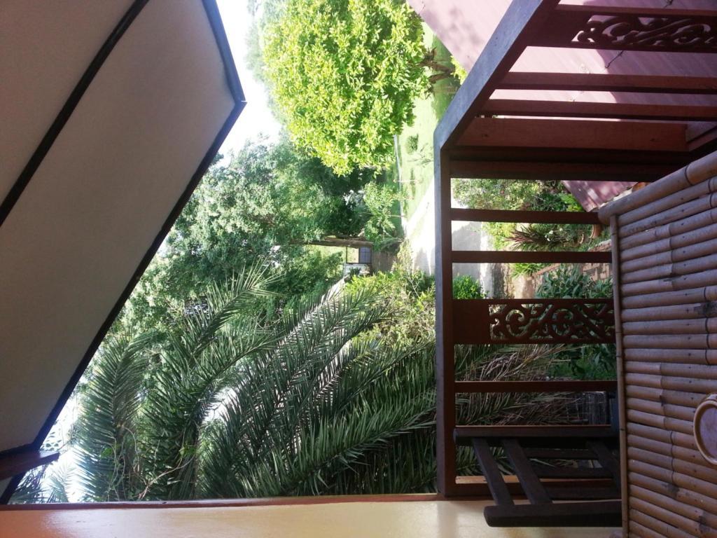 Ban Sabai Sabai Guest House Kanchanaburi City Rum bild