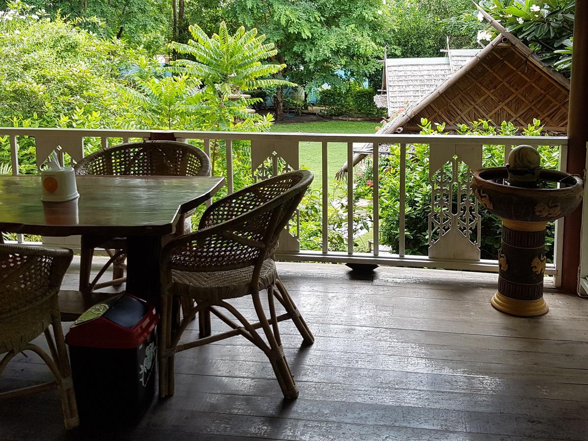 Ban Sabai Sabai Guest House Kanchanaburi City Exteriör bild
